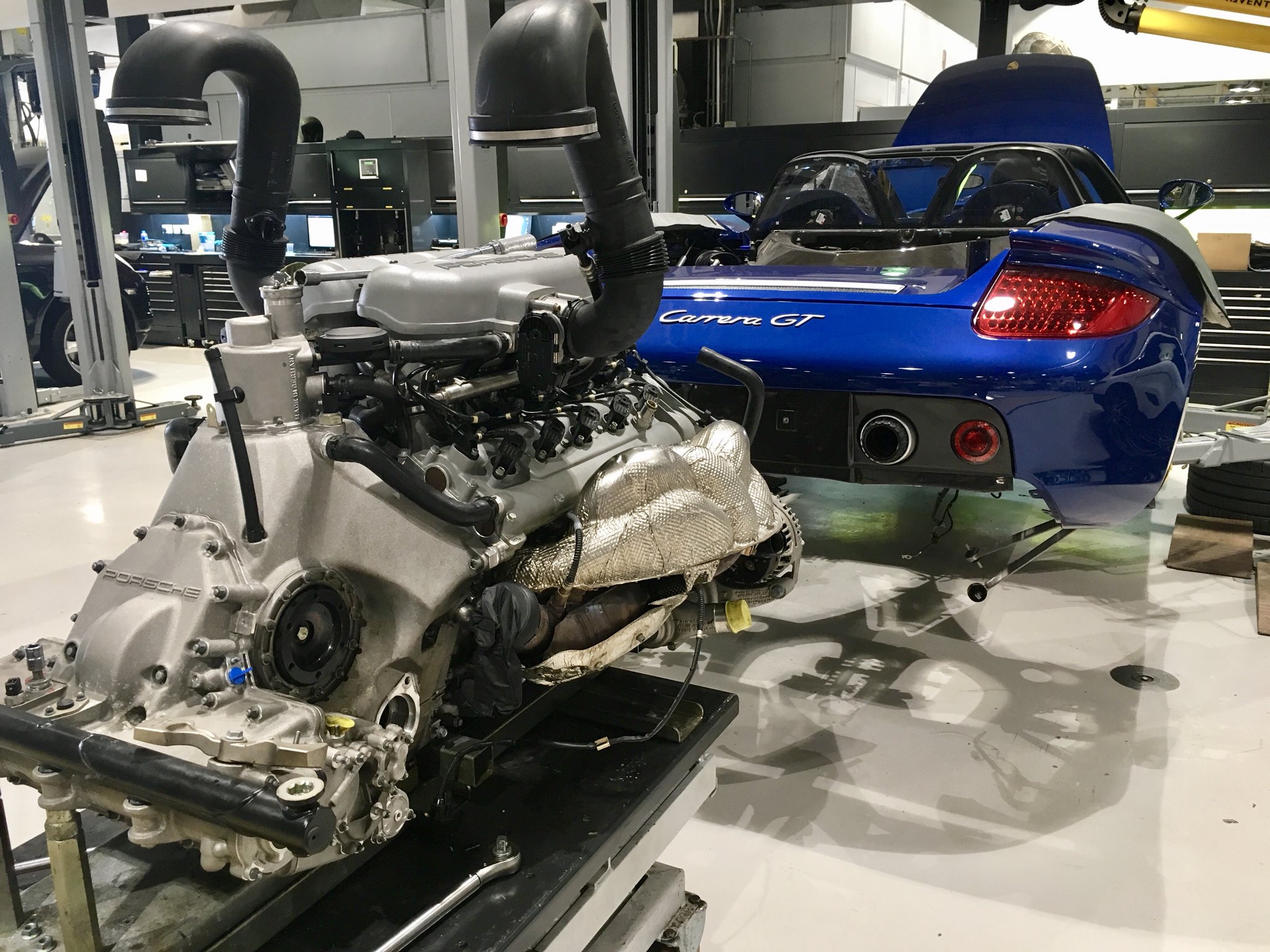 Learn why expert mechanics recommend the Porsche Carrera GT Service